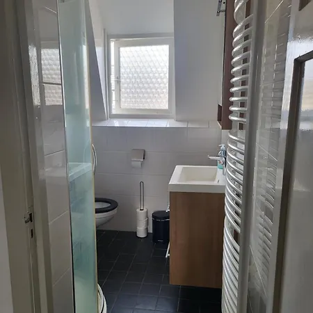 Beautiful Spacious At Location In